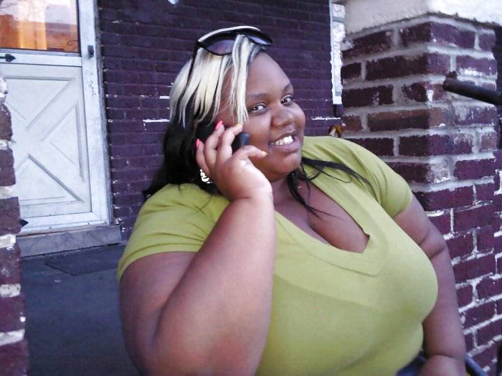 Sexy mujer negra con enormes tetas
 #8552054
