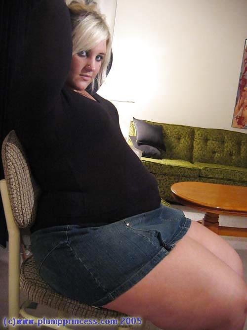 Hoochie hottie
 #15844359