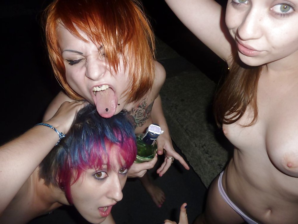Three emo  girls partying #8505191