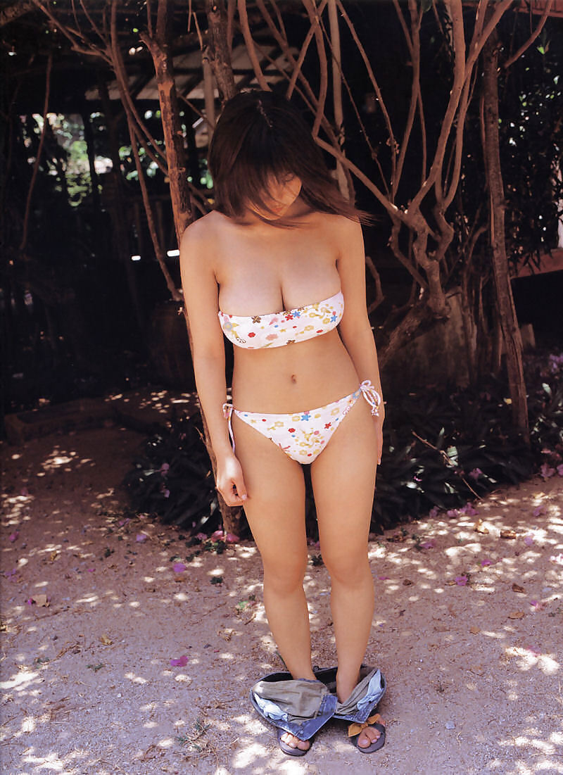 Japanese Bikini Babes-Miri Hanai (2) #8285938