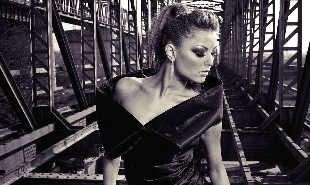 Rumänisch Sänger Elena Gheorghe #21489472
