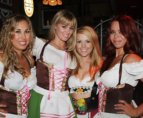 Karl grubers beerfest ragazze 3
 #18969668