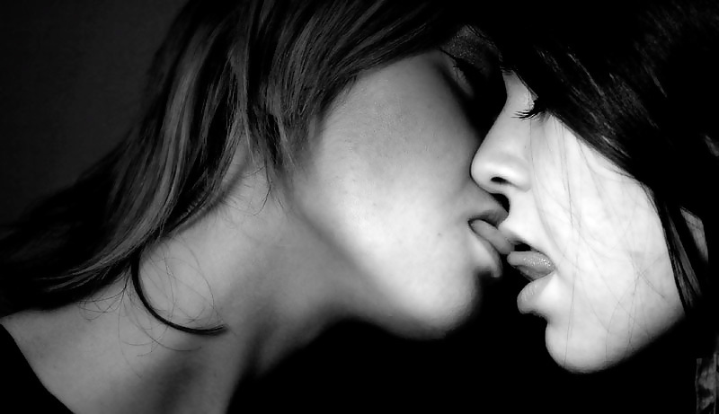 The lesbian kiss #8333470
