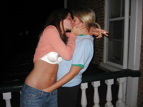 Kissing Girls #4423472