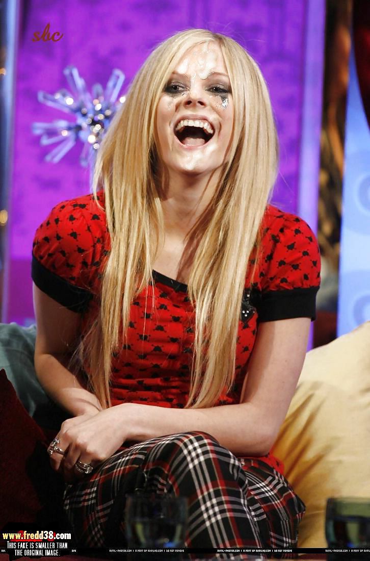 Avril Lavigne fakes
 #6447184