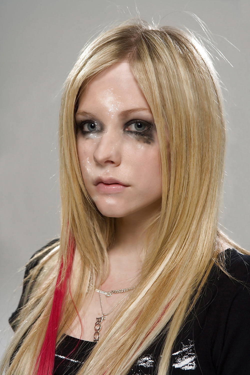 Avril Lavigne fakes #6447204