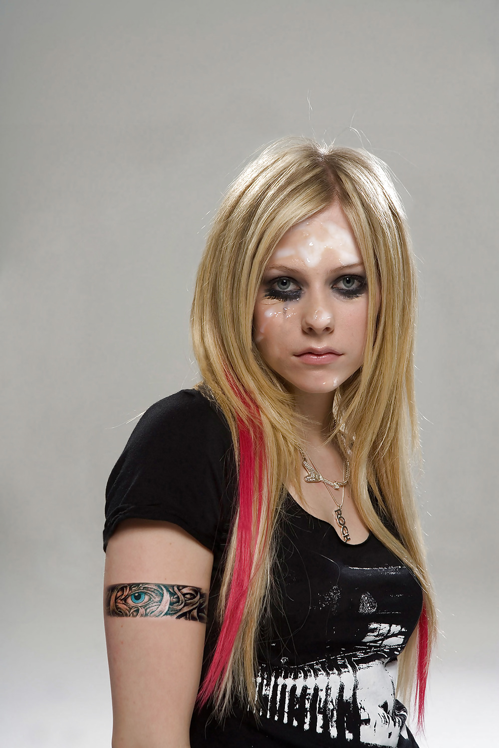 Avril Lavigne fakes #6447529
