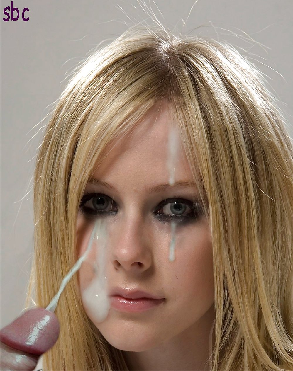 Avril Lavigne fakes #6447705