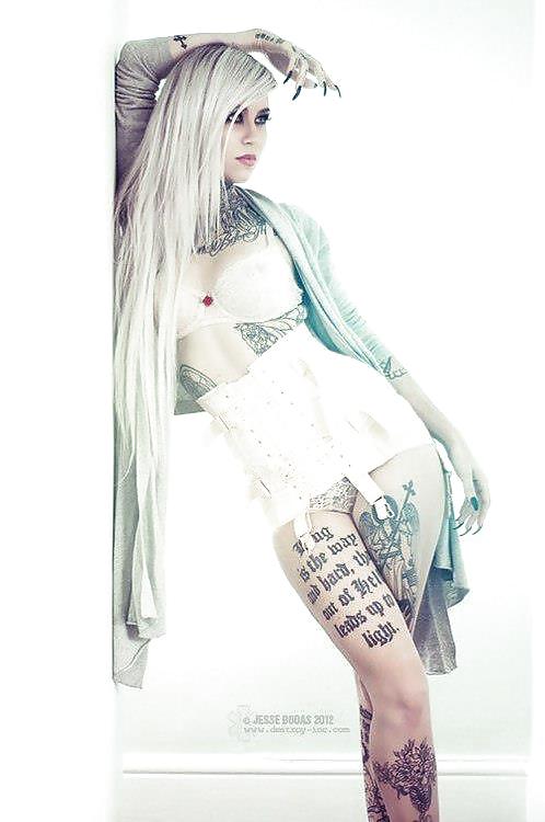Tattoo models (female) 18.1 #16302000