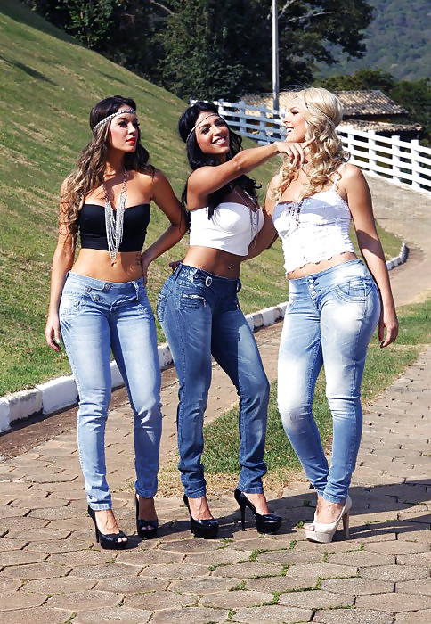 Queens in Jeans LLXXXXIII #22601396