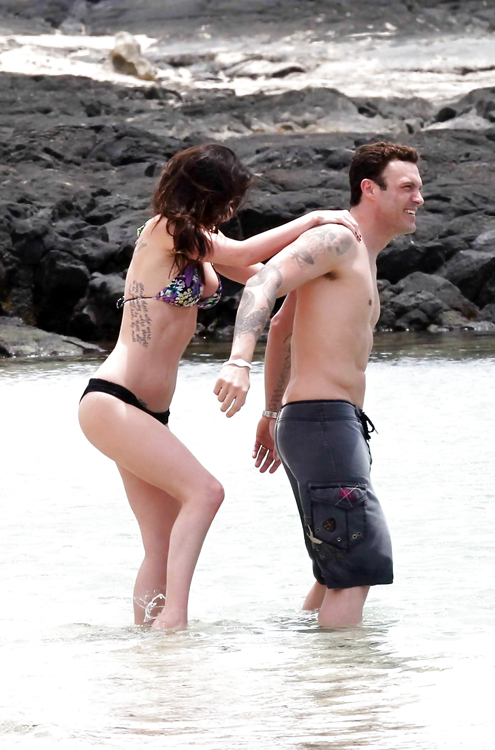 Megan fox bikini en una playa de hawaii
 #5280138