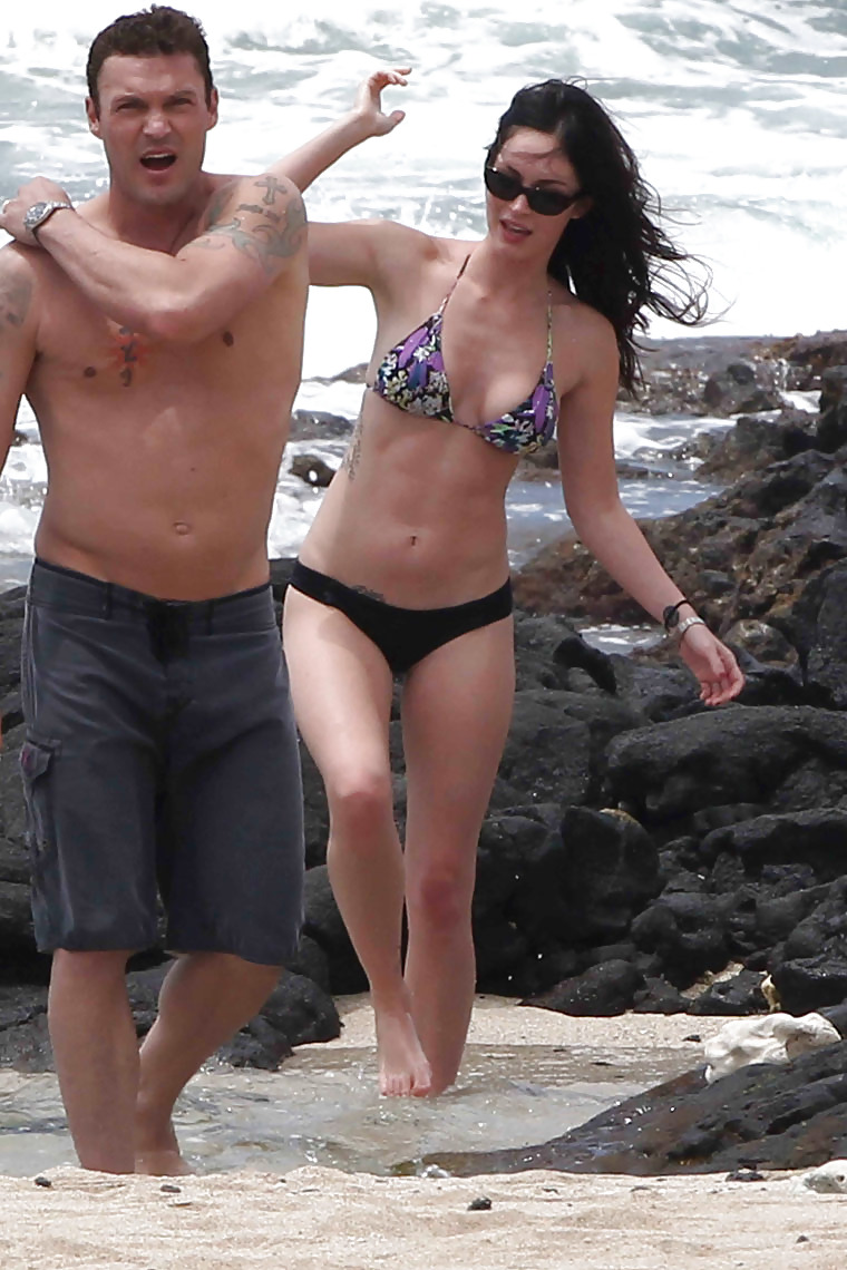 Megan fox bikini en una playa de hawaii
 #5280186