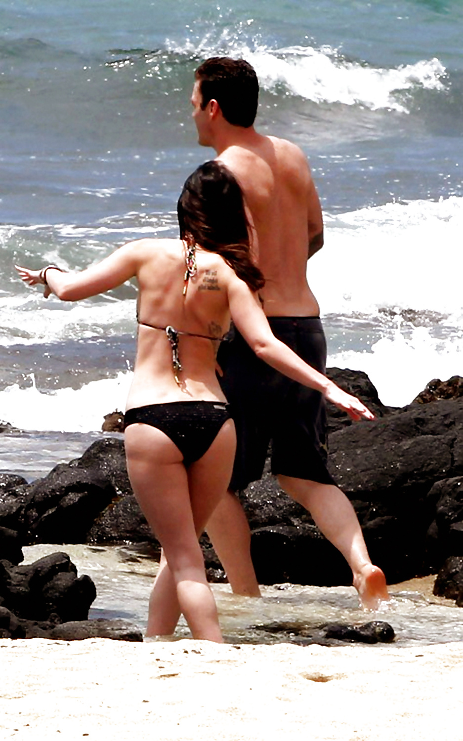 Megan fox bikini en una playa de hawaii
 #5280278