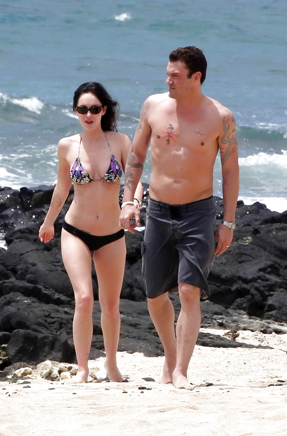 Megan fox bikini en una playa de hawaii
 #5280381