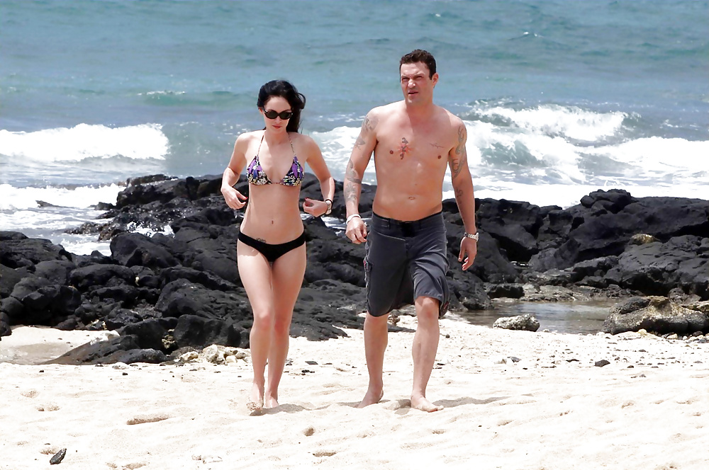 Megan Fox bikini on a Hawaii beach #5280404