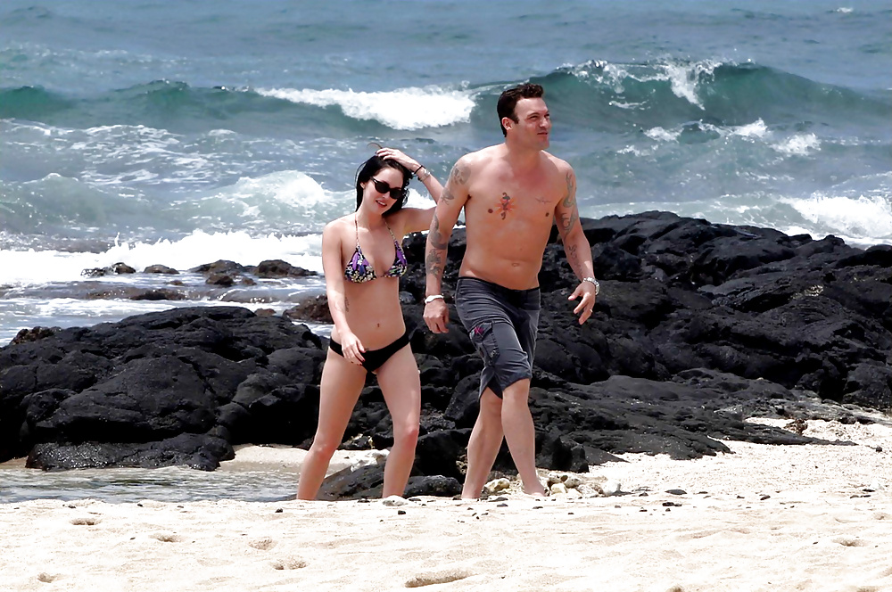 Megan Fox bikini on a Hawaii beach #5280412