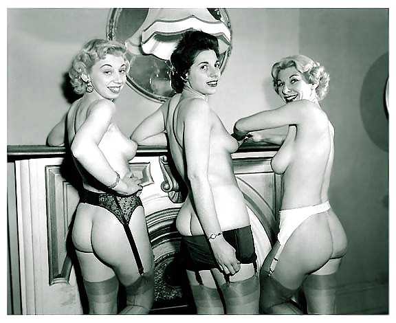 Retro beauties in B&W #4027628