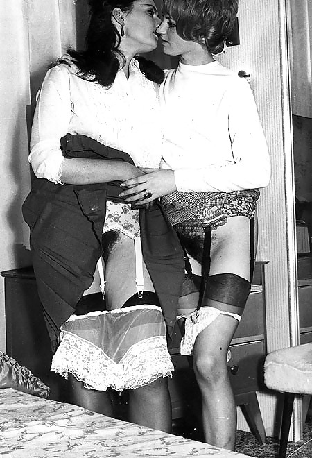 Retro beauties in B&W #4027687