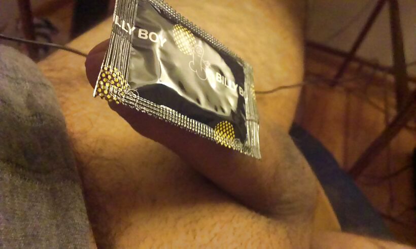 Piccolo cazzo cum nel preservativo
 #17630764