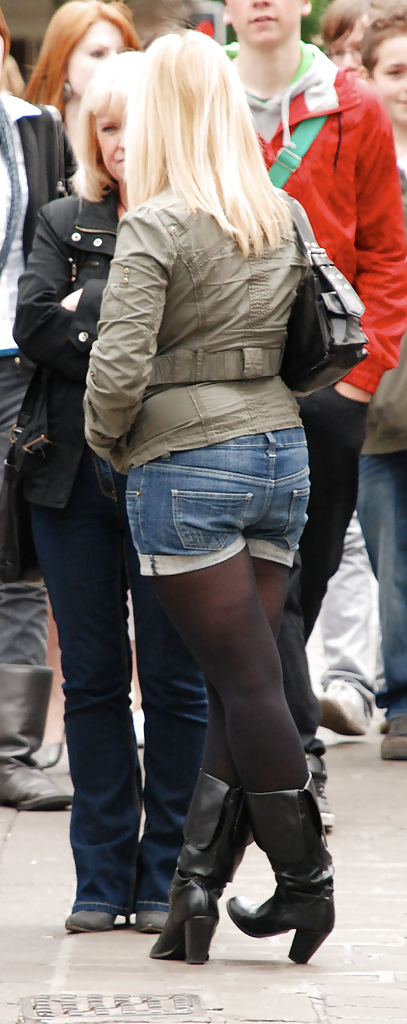 Girls with tights and shorts..yet again #21070946