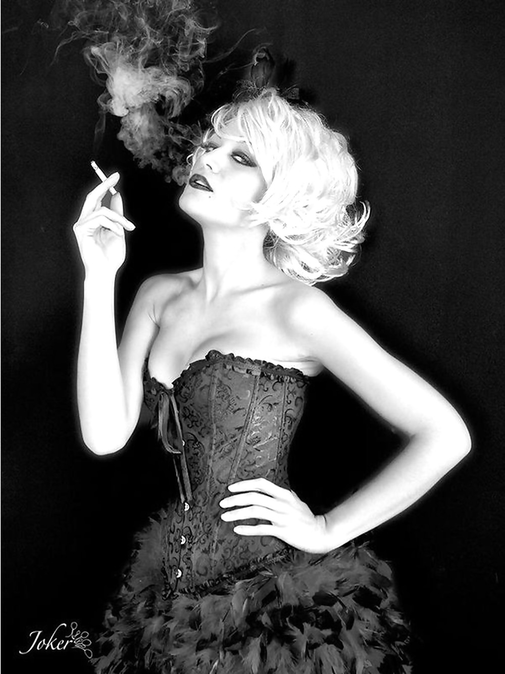 Glamour Smoking I #19900701