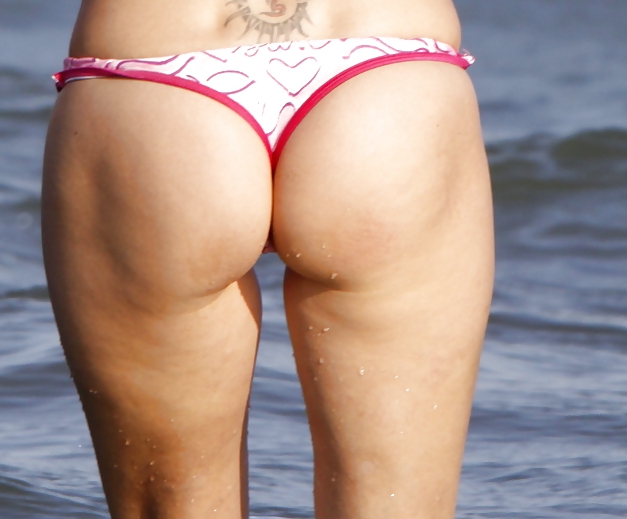 Buttocks chiappe culo nalgas fesses Arsch ass troia beach #17847054