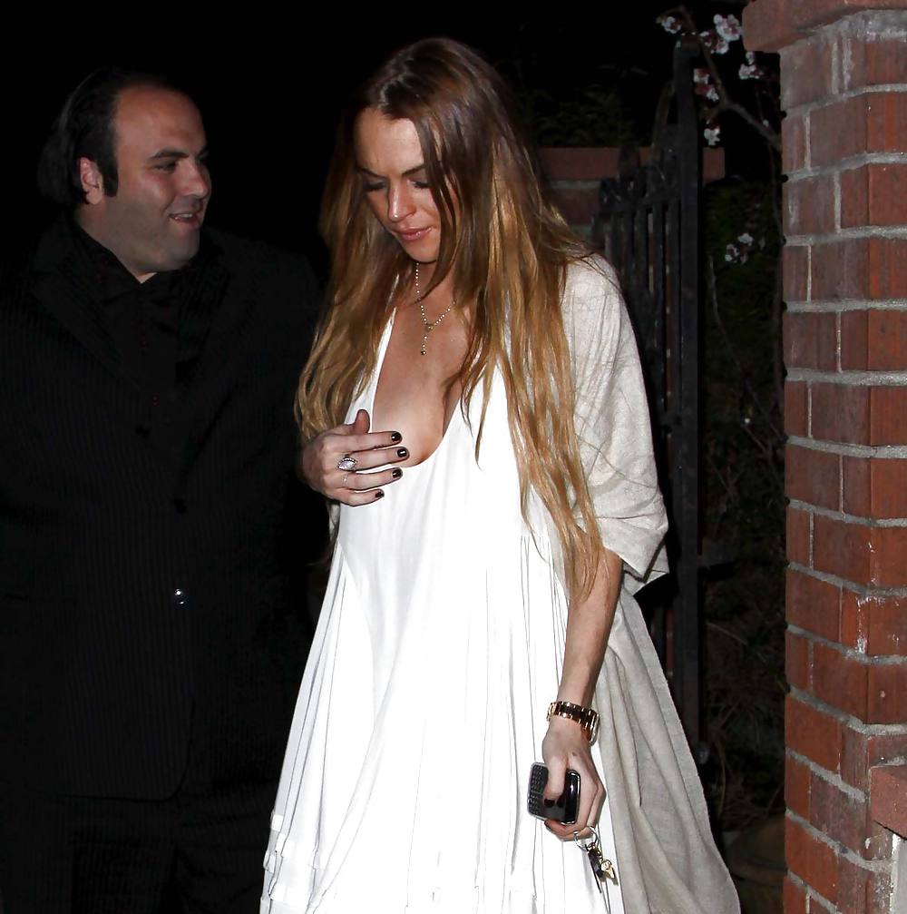 Lindsay Lohan ... In Wite Dress #11323935