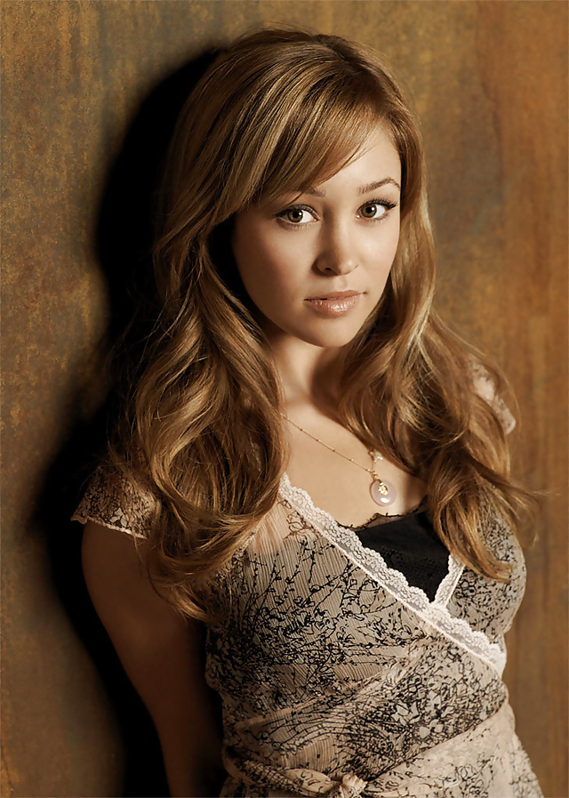 Autumn Reeser #18376400