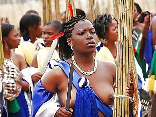 Einige Afrikanische Stammes Mädchen #19880509