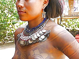 Einige Afrikanische Stammes Mädchen #19880565