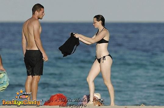 Alexis Bledel In Einem Bikini. (123) #13006369