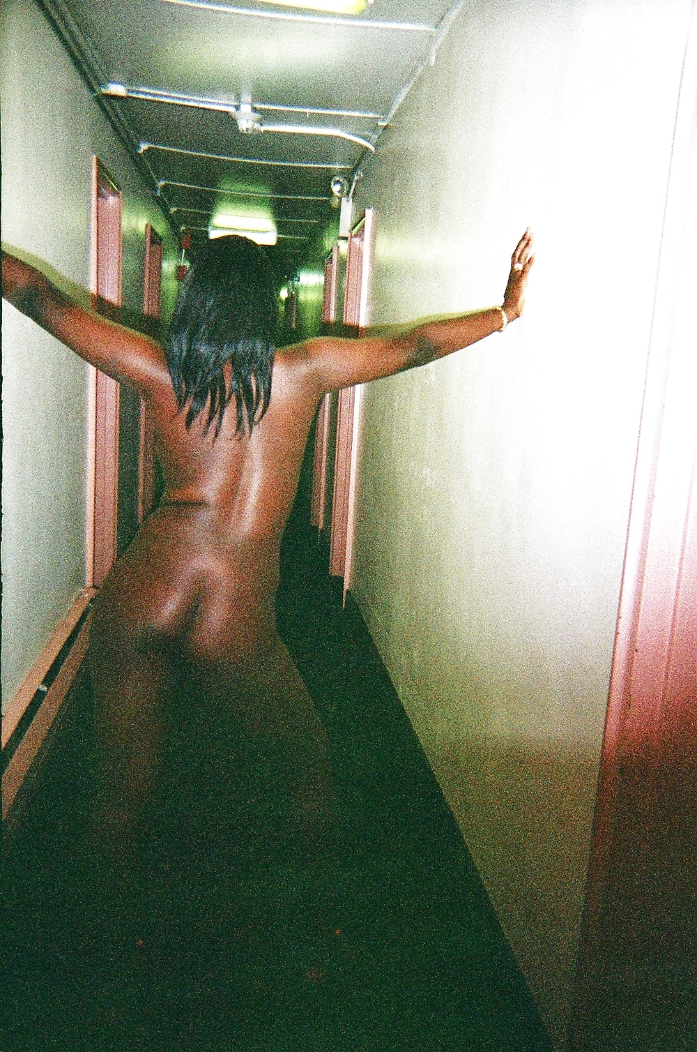 Wonderfulbikinis sexy donna nera nuda in pubblico
 #2623470