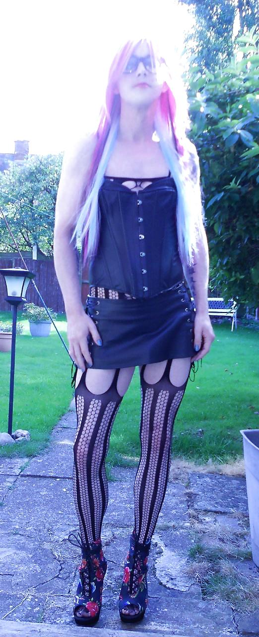 Tranny Kitty Emo Goth Rock Chick Pics 2 ( outdoors ) Prt 2 #14950731