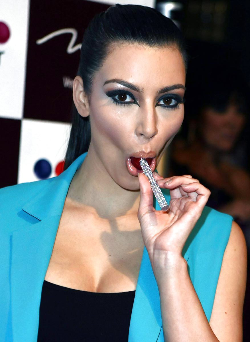 Kim Kardashian SUCKING  #7285142