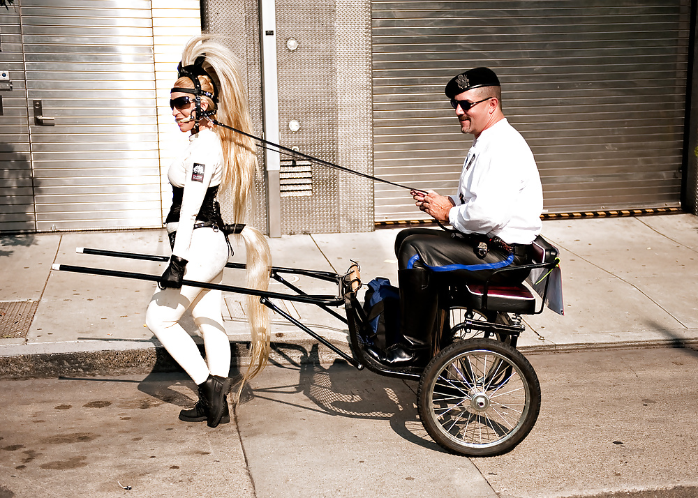 Real Pony Girls af Folsom Street Fair #7715579