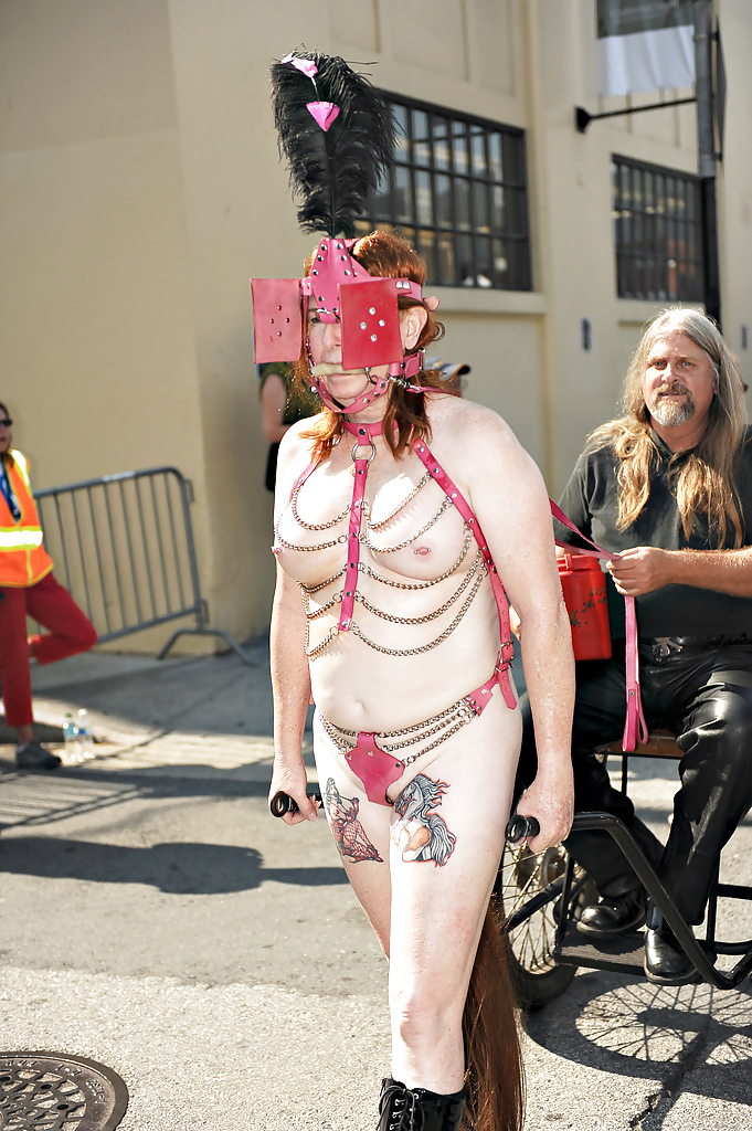 Real Pony Girls af Folsom Street Fair #7715644