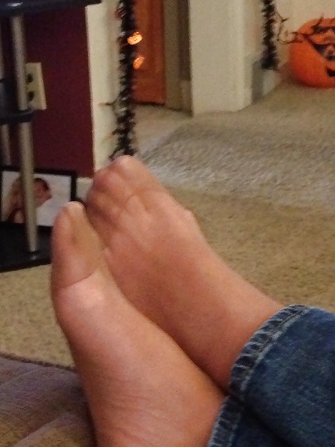 More candids of my pantyhose feet and toes. #22749788