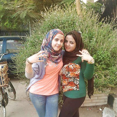 ヒジャブのアラブ人
 #15721333