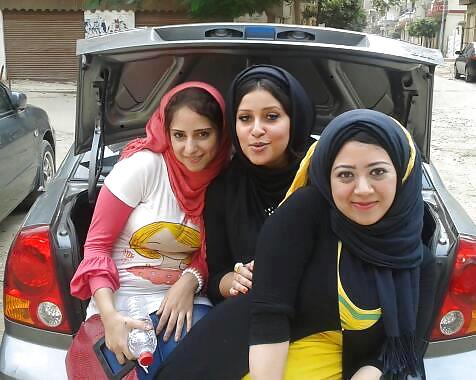 ヒジャブのアラブ人
 #15721358