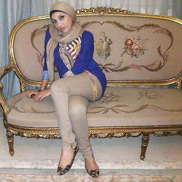 ヒジャブのアラブ人
 #15721420