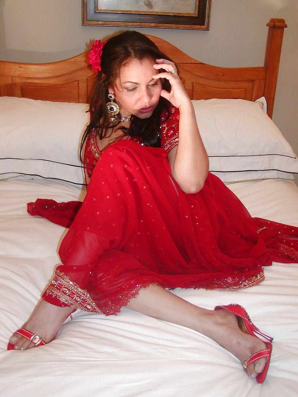 Playful Indian sari MILF uk