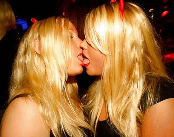 SAS Girls  haveing a kissing time #278583