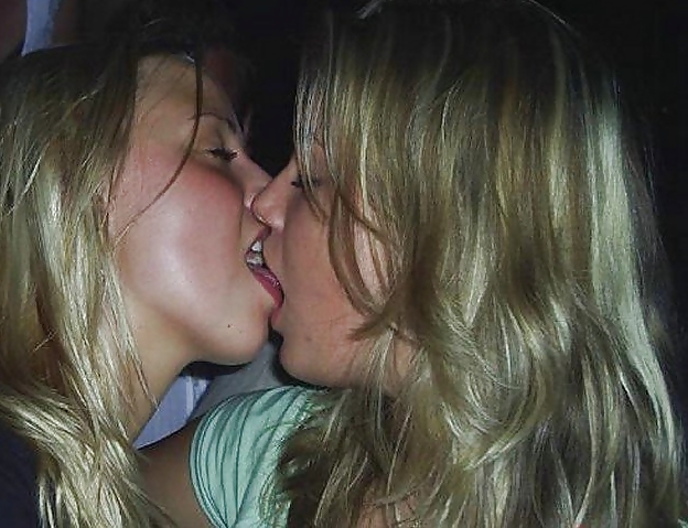 SAS Girls  haveing a kissing time #278612