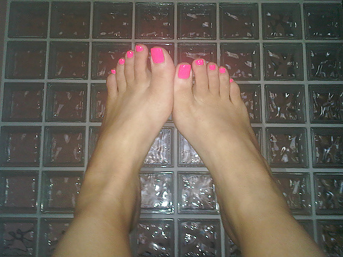 私の可愛いピンクの足先！私の足にザーメンを全部かけて！Baby
 #19124471