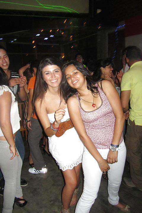 Mujer (amiguitas 45)
 #15244417