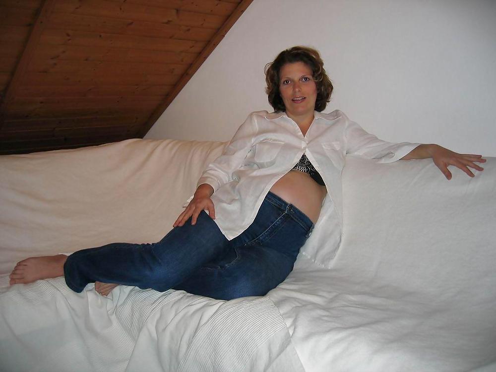 HORNY PREGNANT MOM #9649161