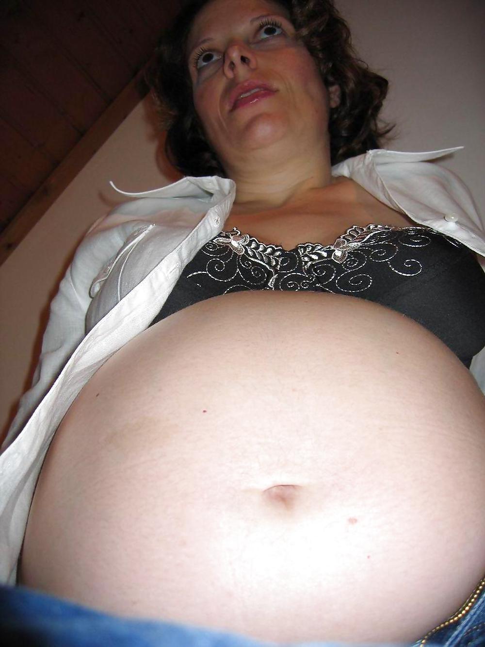HORNY PREGNANT MOM #9649175