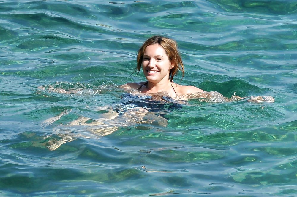 Kelly Brook in swimsuit on the Italian island of Ischia #4756457