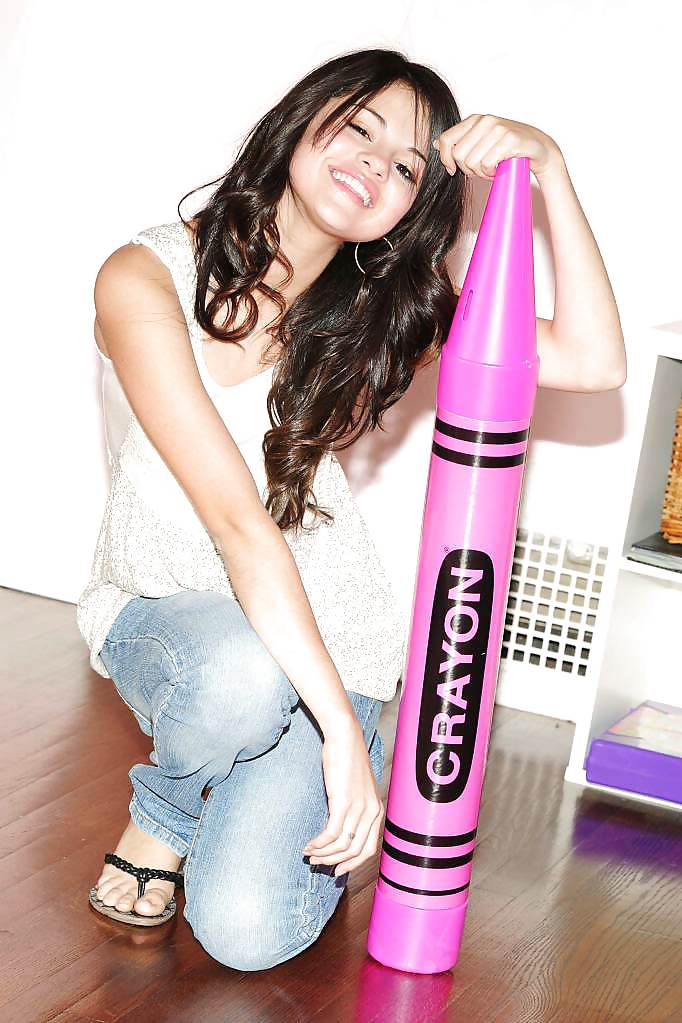 Selena Gomez #22338363