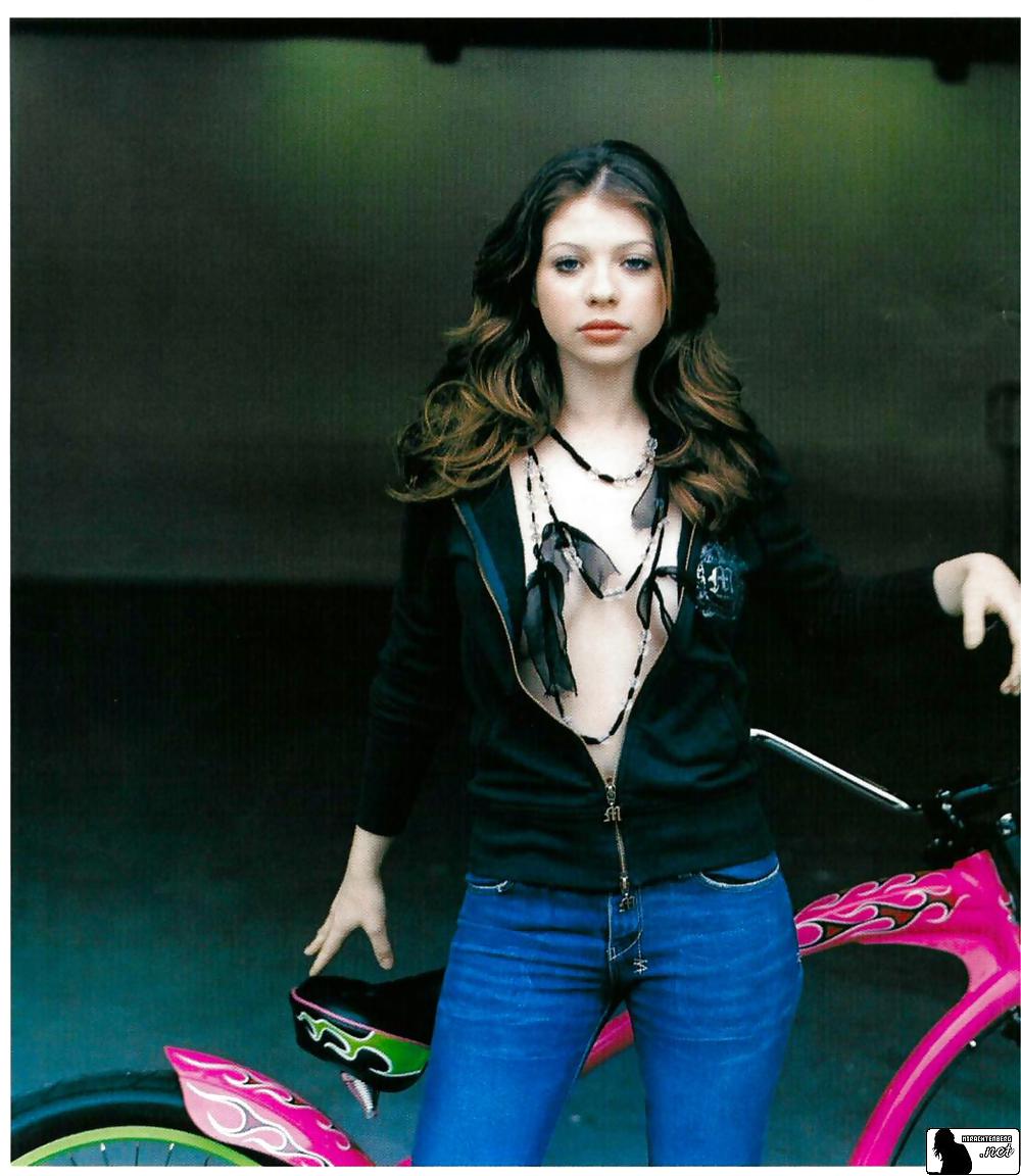 Michelle Trachtenberg - Tight JEANS, phase 2 #9682241